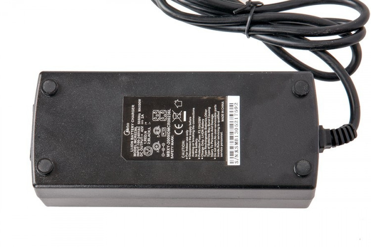 Зарядное устройство штырь 36V LEISGER/VOLT/TOTEM/Кардан в Иркутске