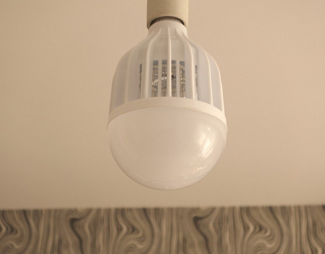 Светодиодная лампа-уничтожитель комаров "LED ZAPPER" в Иркутске
