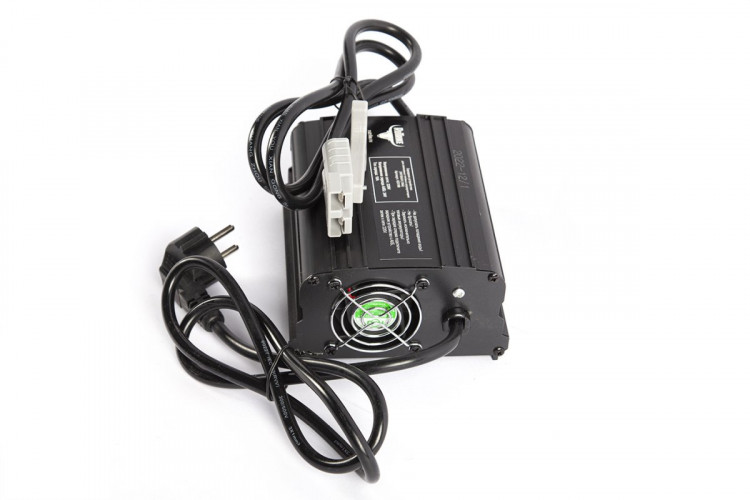 Зарядное устройство RuTrike для аккумуляторов 24V50A/H (10A) в Иркутске